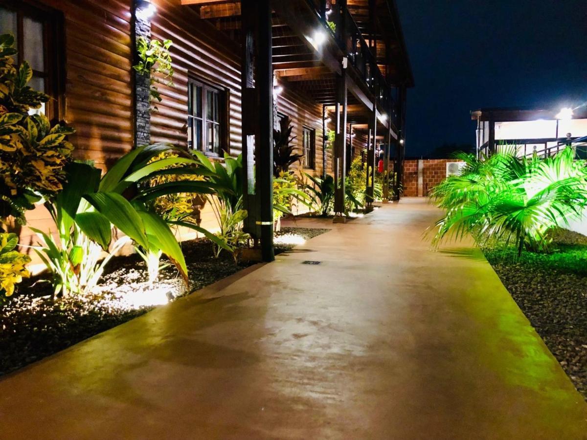 Hotel Alma Pura Puerto Iguazú Exteriör bild