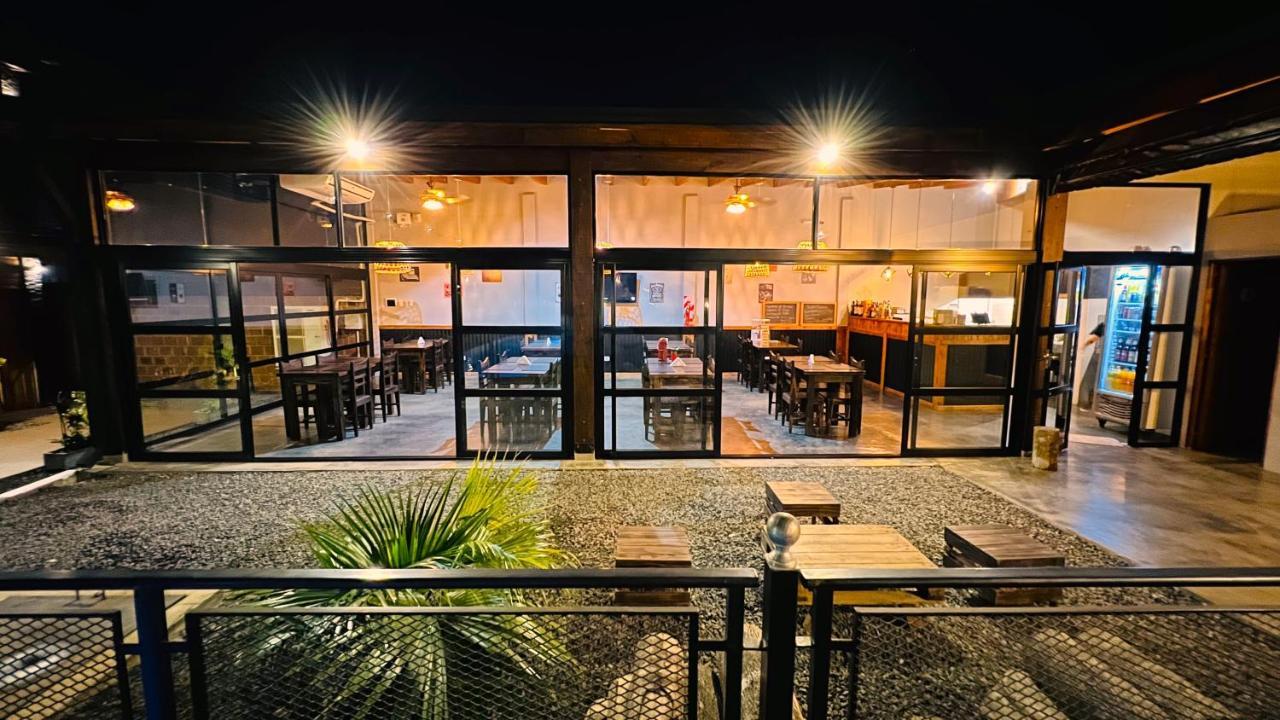 Hotel Alma Pura Puerto Iguazú Exteriör bild